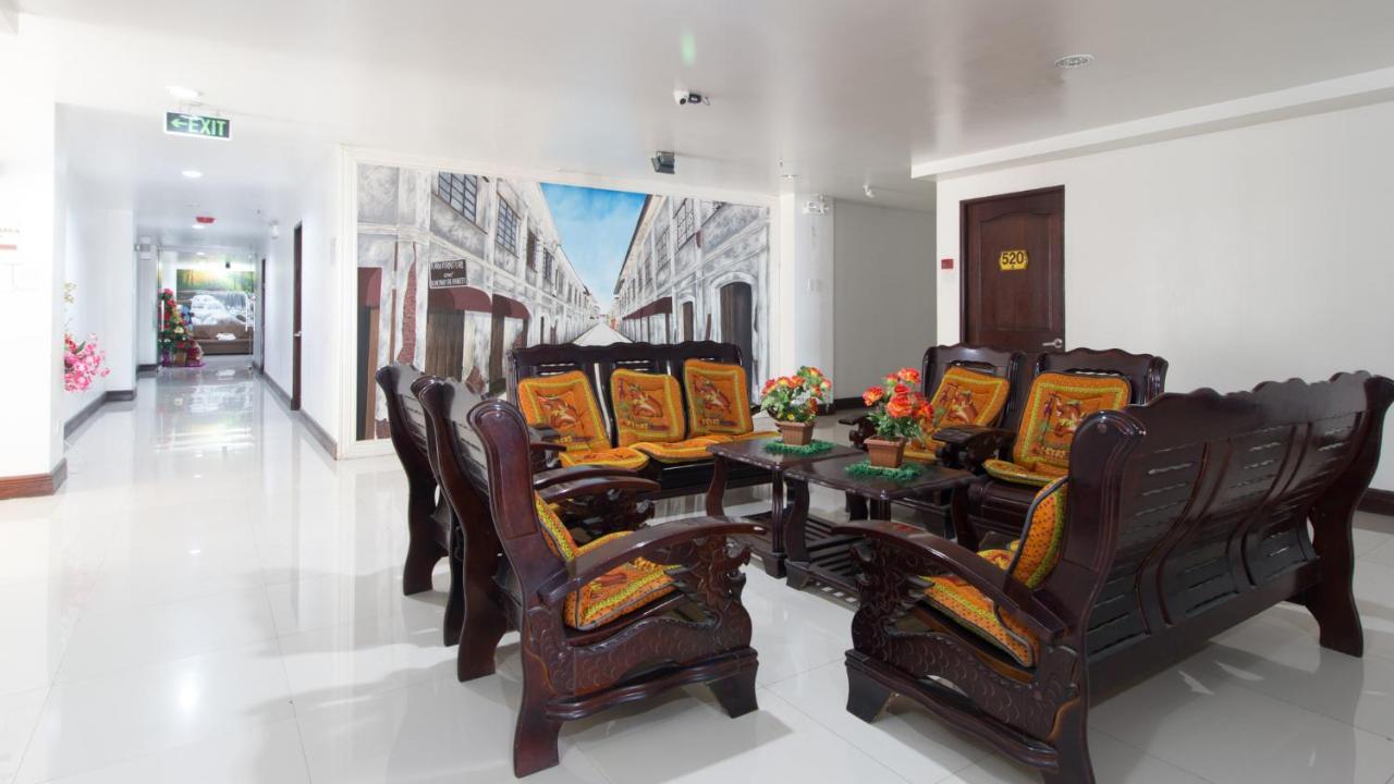Reddoorz Plus Near Vigan City Commercial Center Extérieur photo