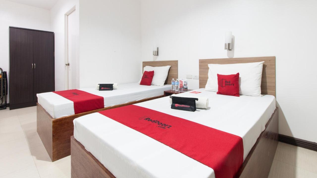 Reddoorz Plus Near Vigan City Commercial Center Extérieur photo