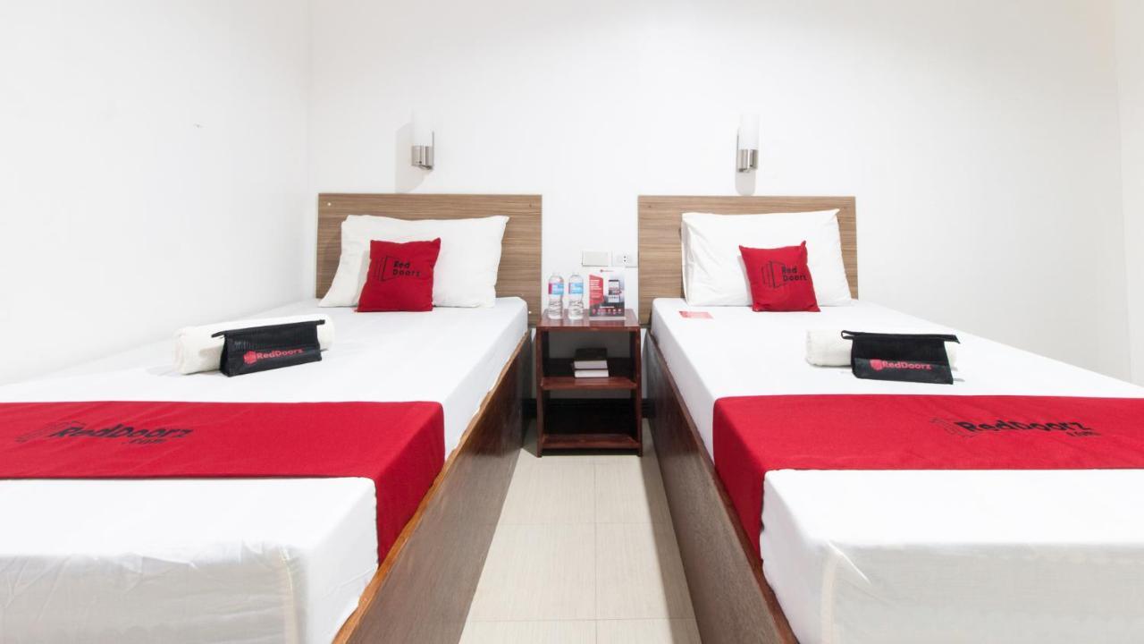 Reddoorz Plus Near Vigan City Commercial Center Extérieur photo