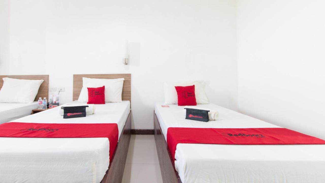 Reddoorz Plus Near Vigan City Commercial Center Extérieur photo