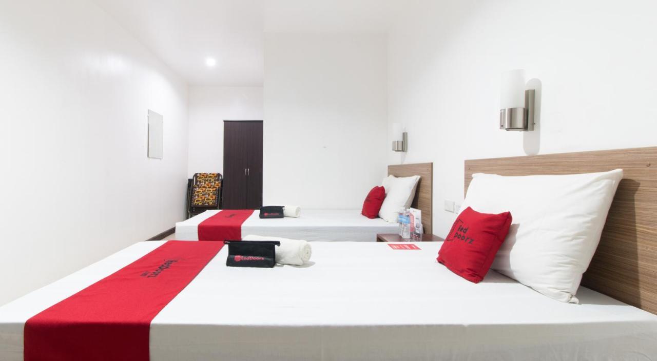 Reddoorz Plus Near Vigan City Commercial Center Extérieur photo